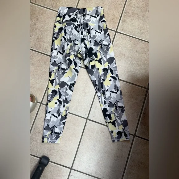 Balance Collection Yellow:Black Capri Cropped High Rise Leggings - Picture 7 of 8